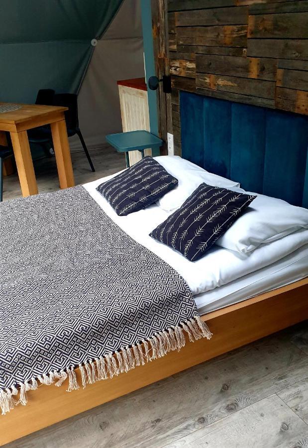 Hotel Podniebny Glamping Borsk Exterior foto